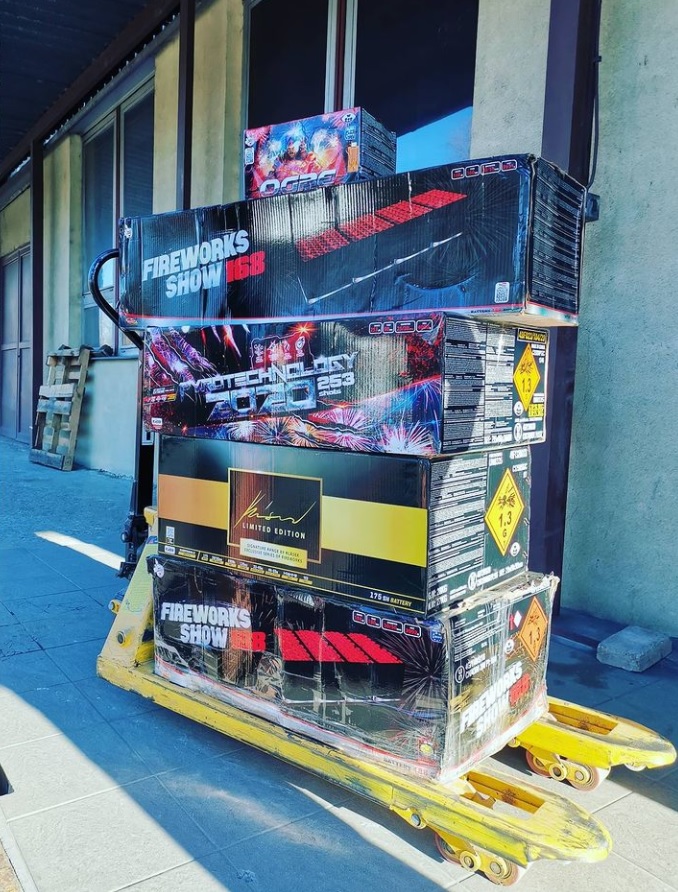 Multikaliberný zostavený ohňostroj